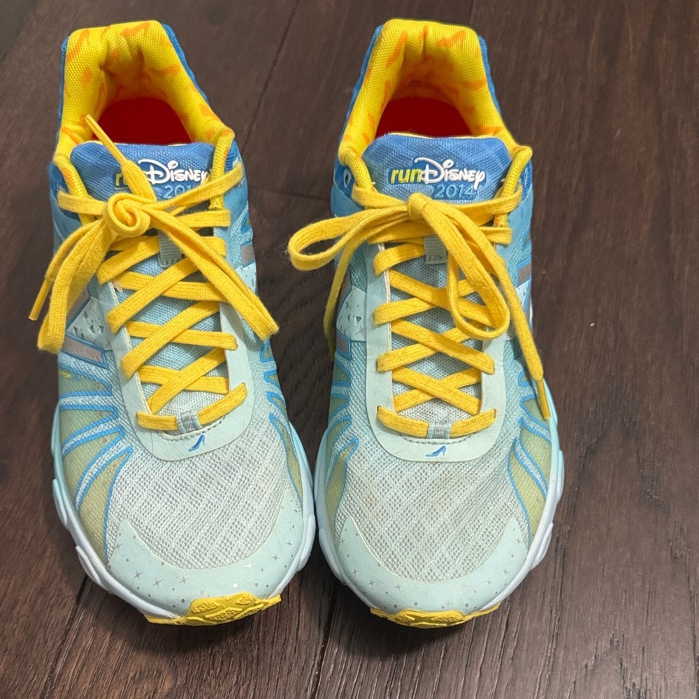 Run Disney Cinderella New Balance Athletic Shoes 8.5